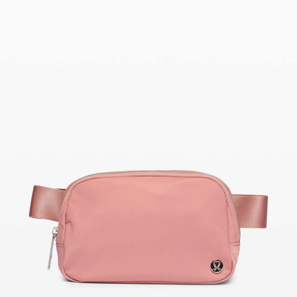 Lululemon everywhere belt bag